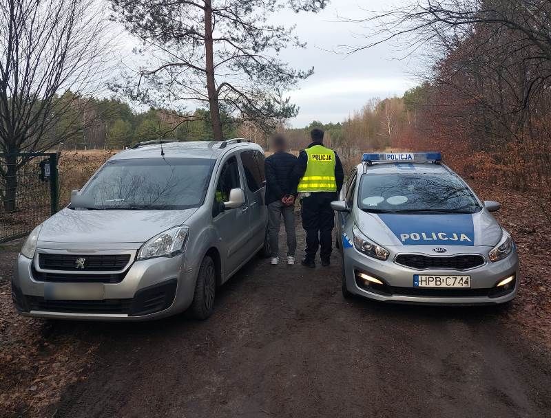 Kierowca Peugeota nie zatrzymał się do kontroli drogowej bo był