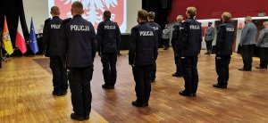 policjanci podczas uroczystości ślubowania