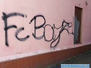 grafitti na elewacji budynku
