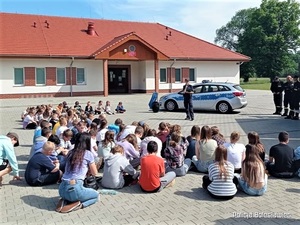 Spotkanie dzieci z z policjantami