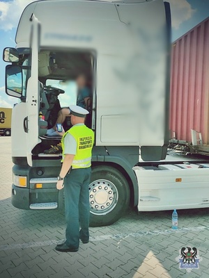 kontrola policyjna ciężarówki
