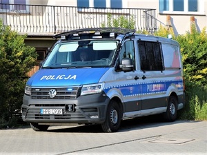 Radiowóz policjantów z wrocławskiego oddziału prewencji