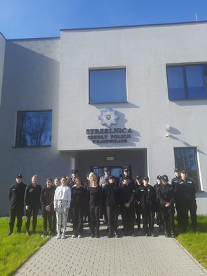 młodzież na wycieczce w Katowicach