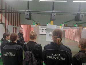 młodzież na wycieczce w Katowicach