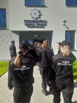 młodzież na wycieczce w Katowicach