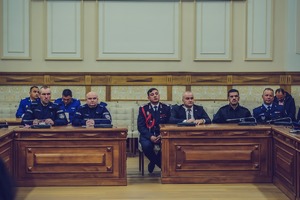 Policjanci podczas konferencji
