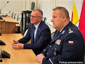 Komendant Miejski Policji w Jeleniej Górze wraz z Prezydentem Miasta