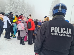 patrole narciarskie i działania policjantów na stoku