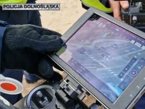 Na zdjęciu monitor z podglądem monitora z drona.