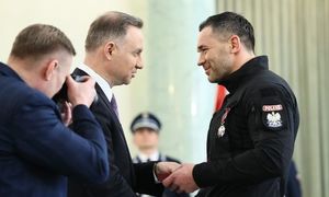 Pałac Prezydencki. Uroczystość powitania funkcjonariuszy polskiego kontyngentu Policji uczestniczących w misji humanitarnej w Ukrainie.