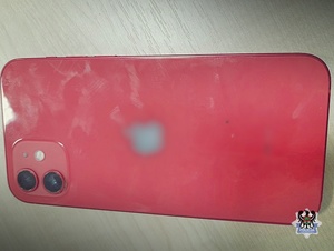 czerwony telefon komórkowy
