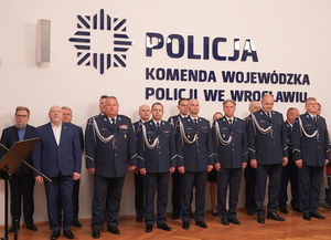 Na zdjęciu kadra kierownicza dolnośląskiej policji podczas ślubowania.