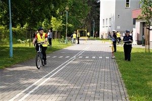 Na zdjęciu dzieci podczas finału turniejów bezpieczeństwa w ruchu drogowym.