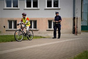 Na zdjęciu dzieci podczas finału turniejów bezpieczeństwa w ruchu drogowym.