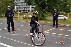 Na zdjęciu dzieci podczas finału turniejów bezpieczeństwa w ruchu drogowym.