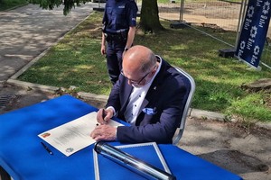 Uroczystości związane z wmurowaniem aktu erekcyjnego pod budowę Posterunku Policji w Domaniowie