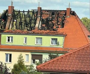 Spalony dach budynku rodzinnego