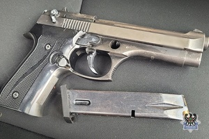 Pistolet z magazynkiem