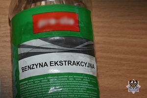 Pojemnik z benzyną ekstrakcyjną