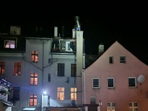budynki wieczorową porą
