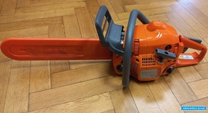 Na zdjęciach odzyskane mienie w postaci piły spalinowej, roweru oraz elementów rowerowych, elektronarzędzia, akcesoria wędkarskie.