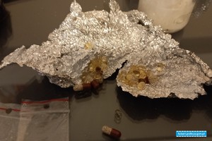 narkotyki w sreberku i woreczku foliowym