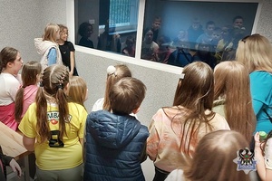 Budynek Komisariatu odwiedzili uczniowie Zespołu Szkolno-Przedszkolnego w Szczawnie-Zdroju