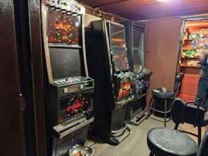 Nielegalne automaty do gier hazardowych zabezpieczone przez policjantów i funkcjonariuszy Dolnośląskiego Urzędu Skarbowo-Celnego