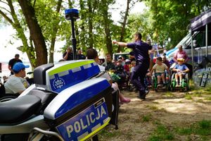 Ćwiczenia i festyn z udziałem policji, wojska i służb ratunkowych