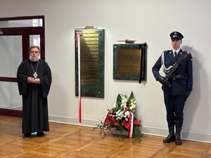 Policjanci z dolnośląskiego garnizonu uczcili pamięć poległych i pomordowanych funkcjonariuszy.