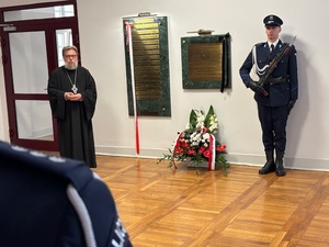 Policjanci z dolnośląskiego garnizonu uczcili pamięć poległych i pomordowanych funkcjonariuszy.