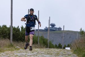 Dolnośląscy policjanci wzięli udział w ultramaratonie górskim 3 x Śnieżka = 1 x Mont Blanc