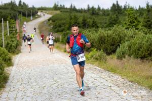 Dolnośląscy policjanci wzięli udział w ultramaratonie górskim 3 x Śnieżka = 1 x Mont Blanc