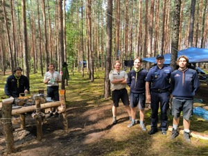 Dolnośląscy policjanci dbają o bezpieczeństwo harcerzy na obozach pod namiotami