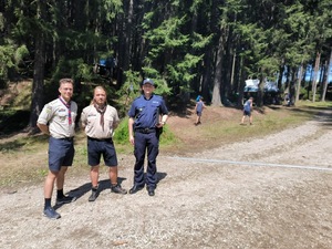 Dolnośląscy policjanci dbają o bezpieczeństwo harcerzy na obozach pod namiotami