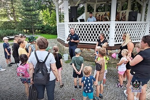 „Bezpieczne wakacje” w Walimiu z policjantami głuszyckiego komisariatu