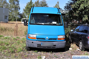 Niebieski bus - widok na wprost