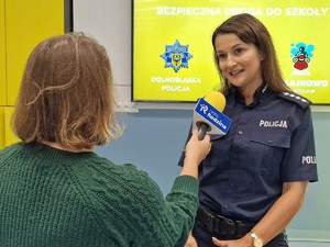 policjantka i dziennikarz