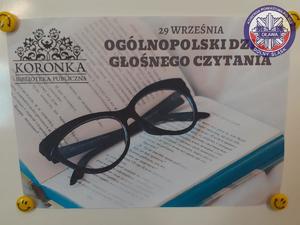 29 września ogólnopolski dzień czytania - w tle książka i okulary