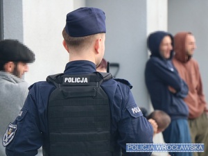 kontrole cudzoziemców przeprowadzane przez policjantów i straż graniczną