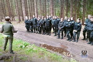 Uczniowie klasy mundurowej z wizytą w placówce Nadleśnictwa Wałbrzych