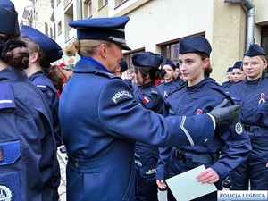 Ślubowanie klas mundurowych na legnickim Rynku