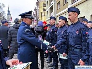 Ślubowanie klas mundurowych na legnickim Rynku