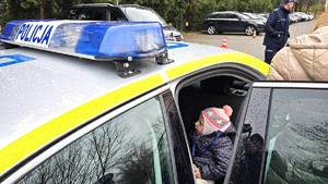 Zdjęcia z wizyty 4-letniej Ani w ZOO wraz z dolnośląskimi policjantami