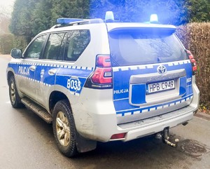 Roczne dziecko potrzebowało pilnej pomocy. Policjanci przetransportowali je do szpitala