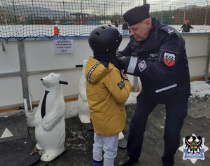 Festyn policyjny na lodowisku