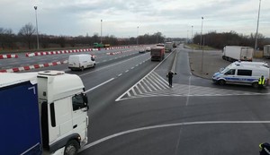 Działania dolnośląskich policjantów na autostradzie