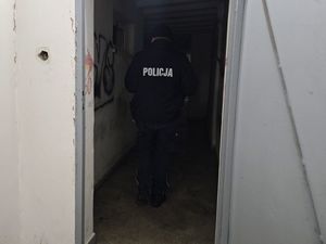 wspólne działania głogowskich policjantów, pracowników CUS oraz ratowników z OSP JRS na rzecz osób w kryzysie bezdomności