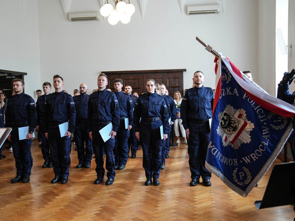 Ślubowanie nowo-przyjętych policjantów
