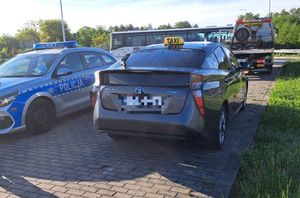 radiowóz, taksówka i laweta